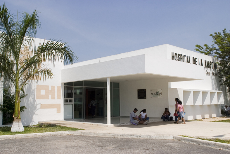Acceso Hospital de la Amistad Corea-México, Mérida, Yucatán.