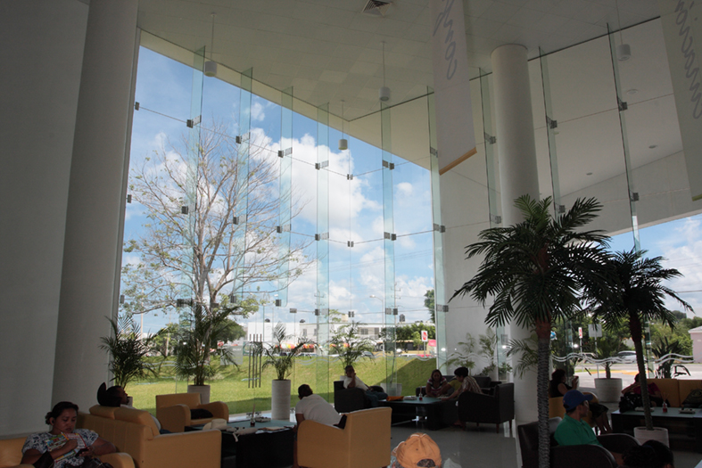 Sala de espera Centro Estatal de Oncología de Campeche.