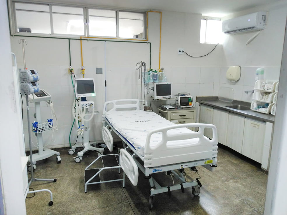 Salón rojo de la Maternidad Barros Lima. (Fonte: Registro fotográfico del diario de trabajo de los Hospitales Provisionales de George Costa)