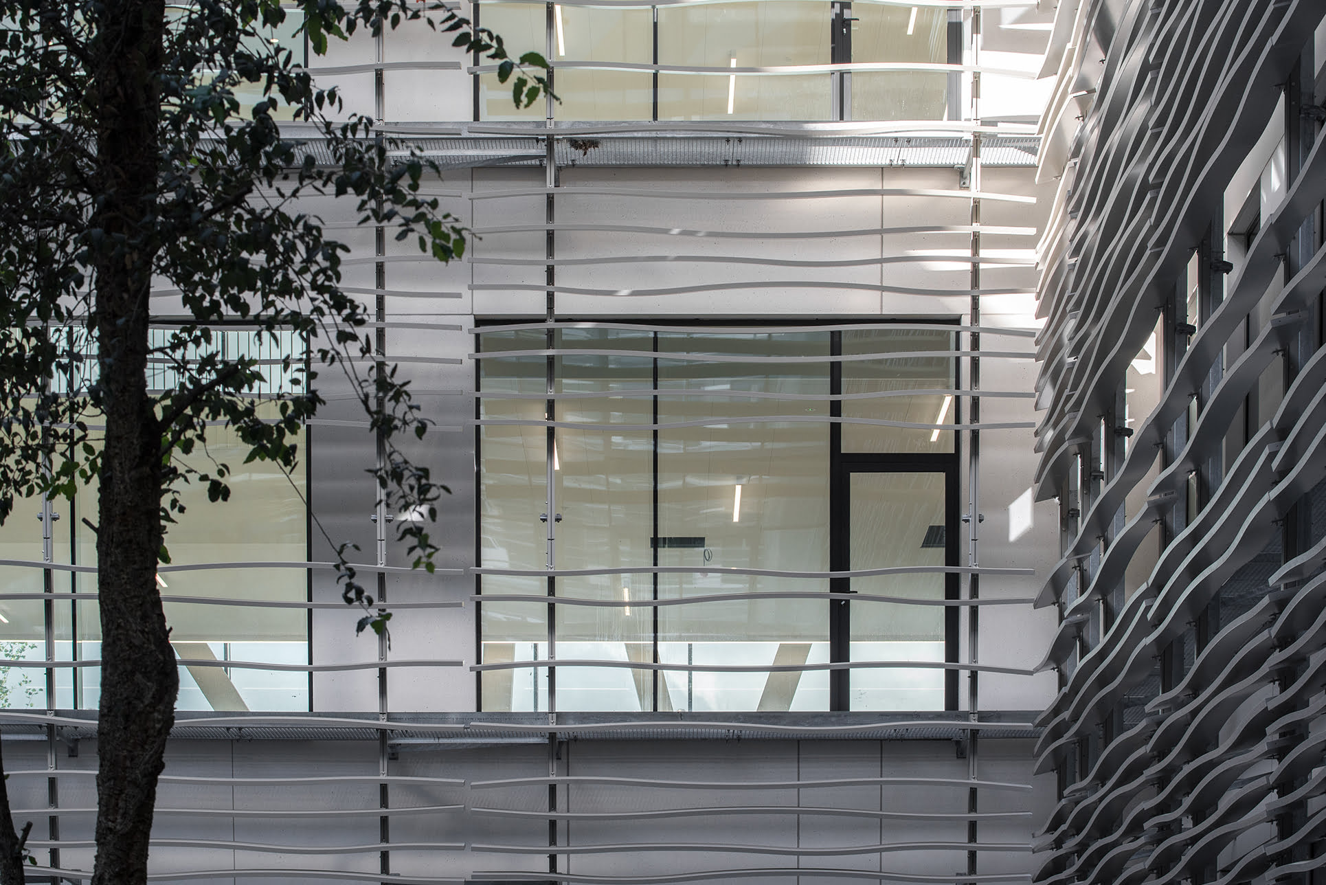 Los parasoles estructurales son eficientes energéticamente y aportan privacidad