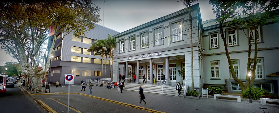 Acceso principal al Hospital: convivencia de dos tipologías