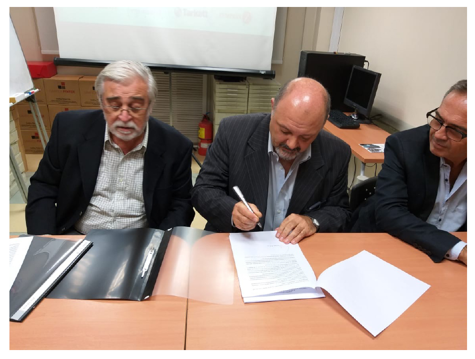 Firma de Convenio AADAIH – UGR