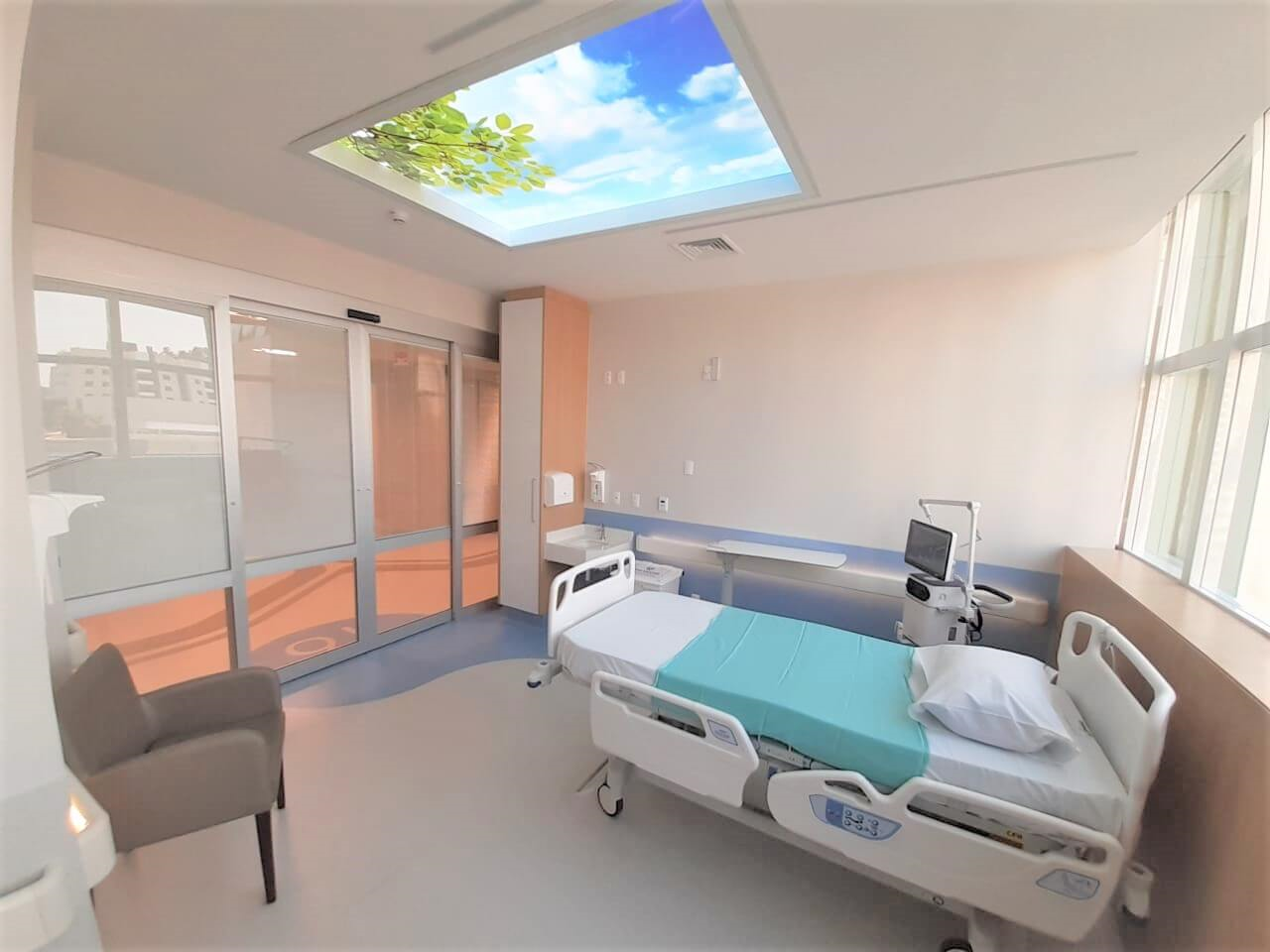 Figura 3. Unidad de Cuidados Intensivos (UCI) - Hospital Unimed Litoral - Balneário Camboriú – SC