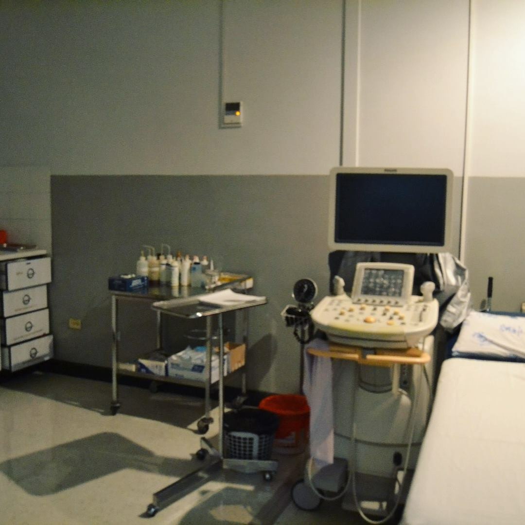 Foto 4: Sala de ecografía antes de intervenir.