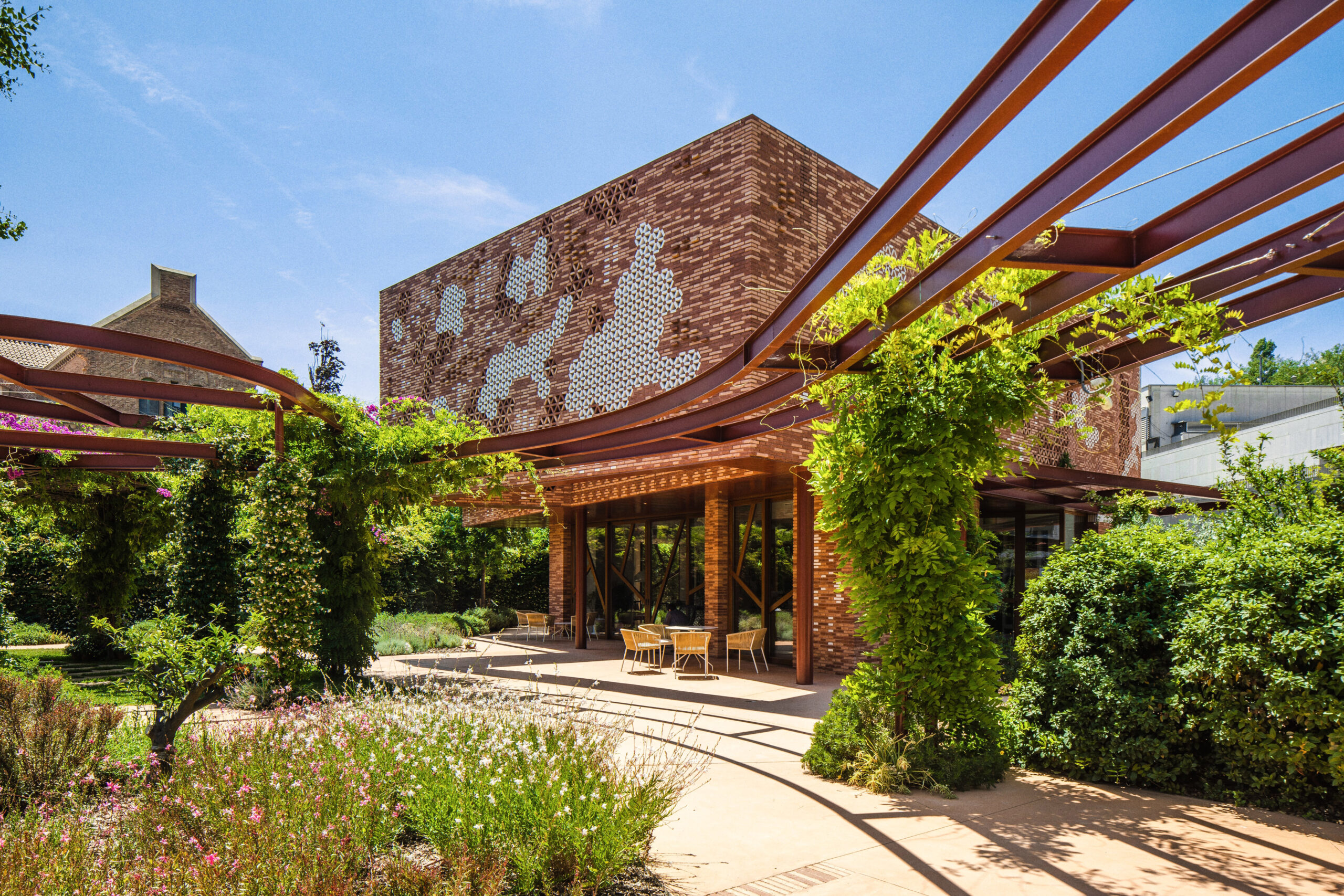 Jardines en el recorrido exterior