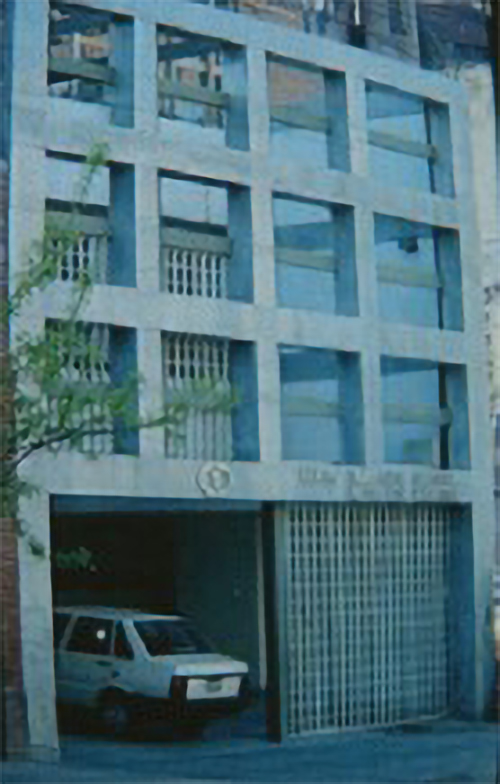 Staff: 50 personas - Pacientes: 2000 mensuales - Superficie Edilicia 1.500 m2