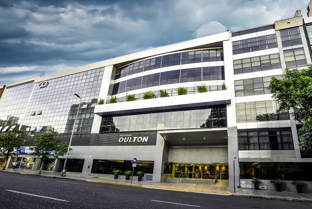 Staff: 600 personas - Pacientes: 48.000 mensuales - Superficie Edilicia 11.000 m2