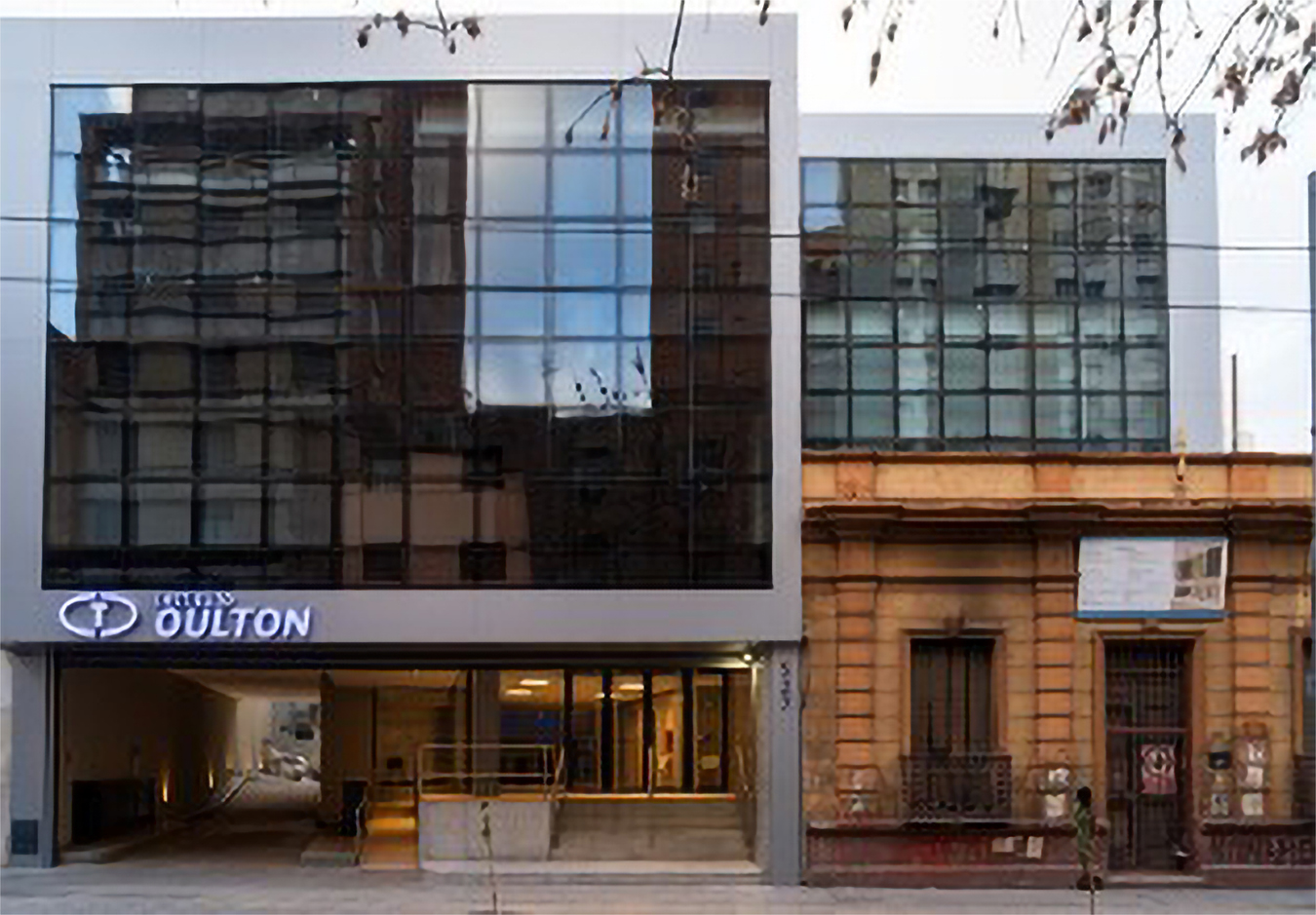 Staff: 800 personas - Pacientes: 60.000 mensuales - Superficie Edilicia 13.000 m2