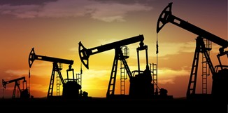 Imágenes de la industria petrolera en la zona.