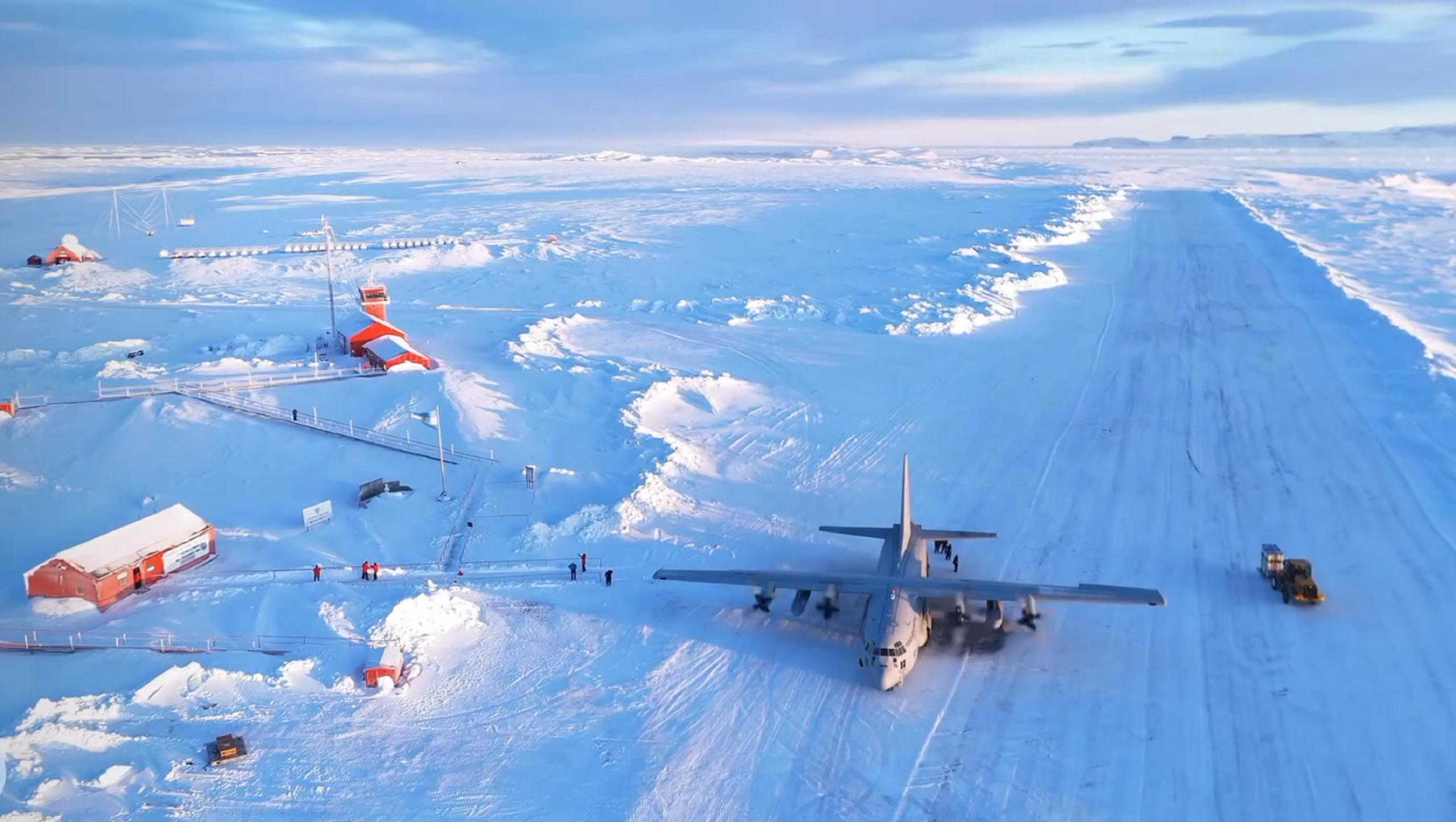 Hércules C-130, medio de aeroevacuación sanitaria desde la Antártida hacia el Continente.
