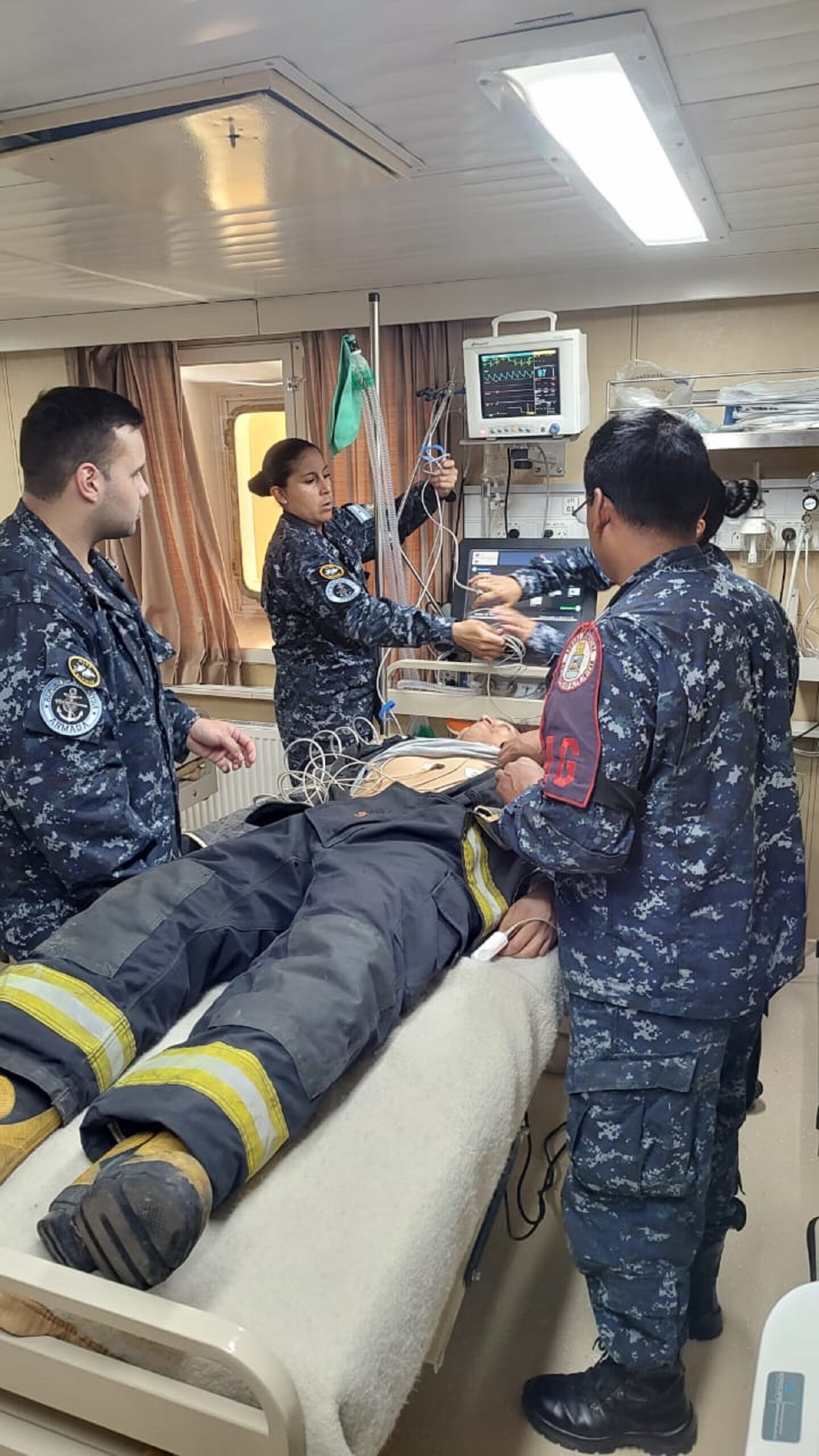 Rompehielos ARA Almirante Irízar, sala de internación.