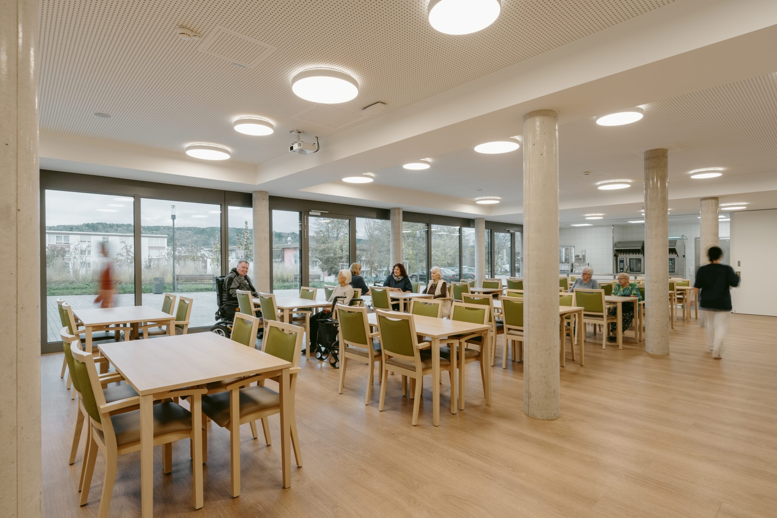 Comedor - Seniorenzentrum Haus Heimberg Tauberbischofsheim. https://www.a-sh.de/projekte/seniorenzentrum-haus-heimberg-tauberbischofsheim