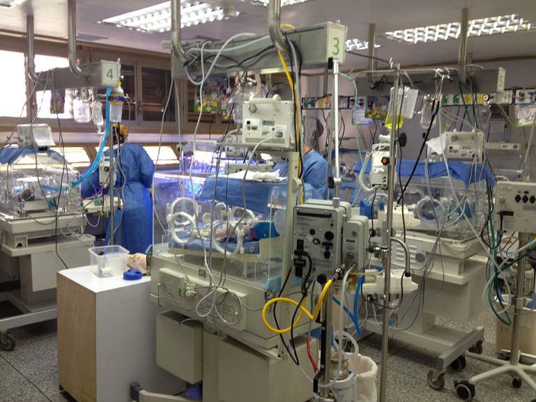 Unidad de Terapia Intensiva de Neonatos UTIN – Hospital Domingo Luciani IVSS, Caracas.